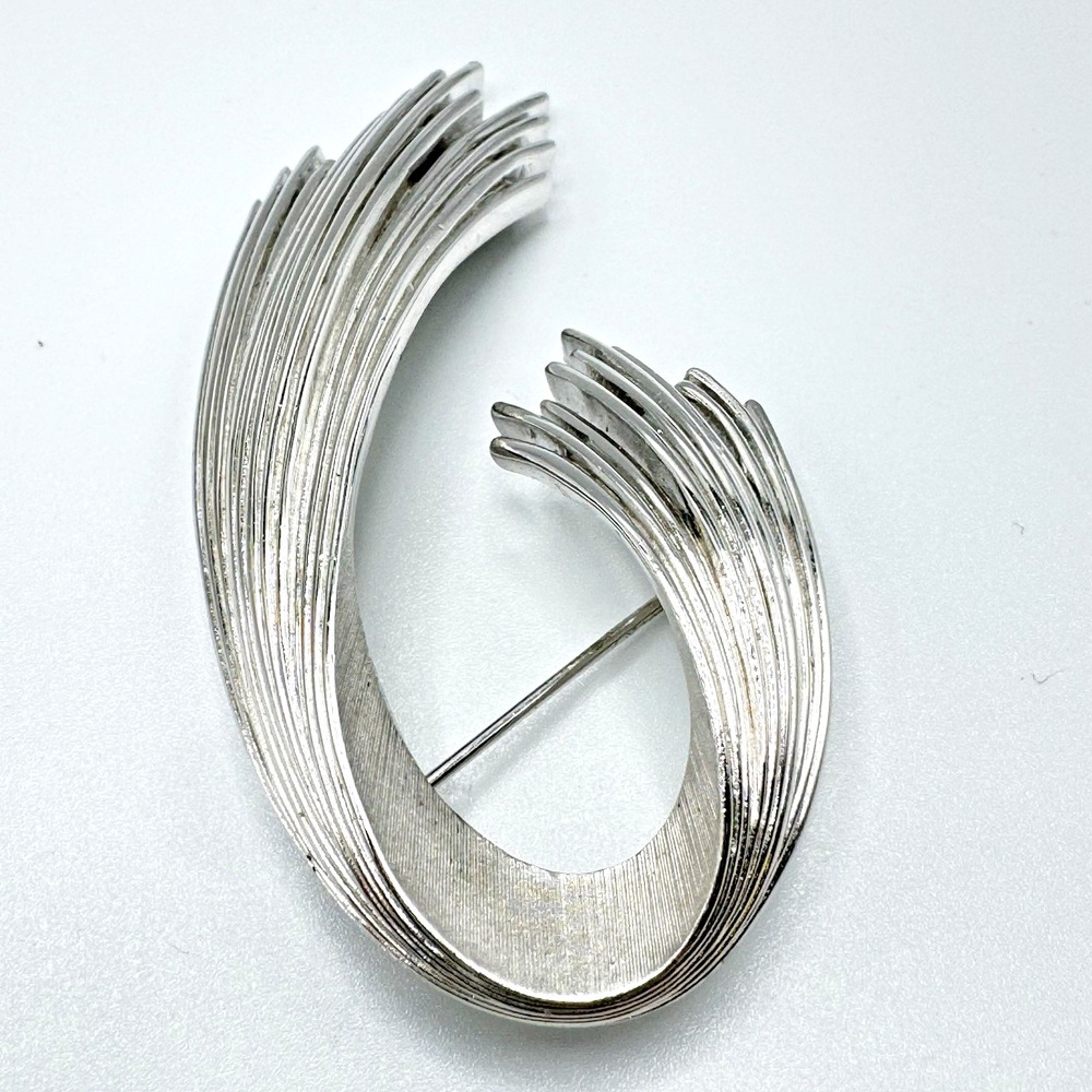 Vintage CROWN TRIFARI Brushed and Polished Silver Tone Swirl Brooch Pin